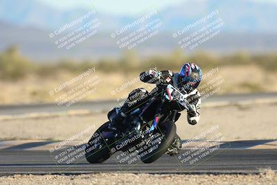 media/Dec-07-2025-CVMA (Sun) [[3e7d2de5dc]]/Race 18-Formula Twins-Formula 40 UL/